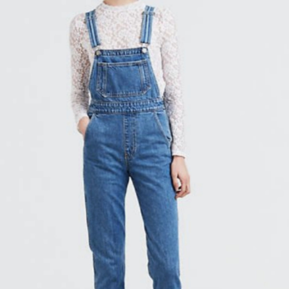 mom overalls levis